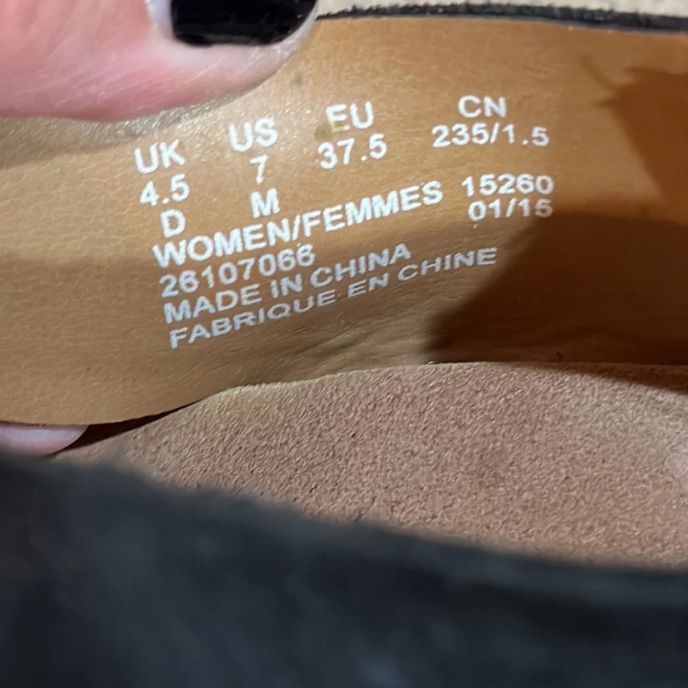 Women’s Clark sandals, size 7